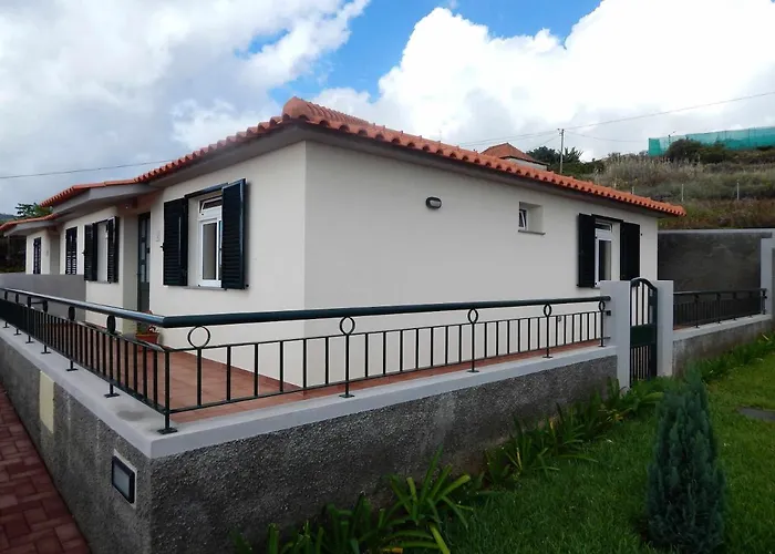 Villas Madalena Near The Beach, With Car Rental At Property & Wifi Feriehus